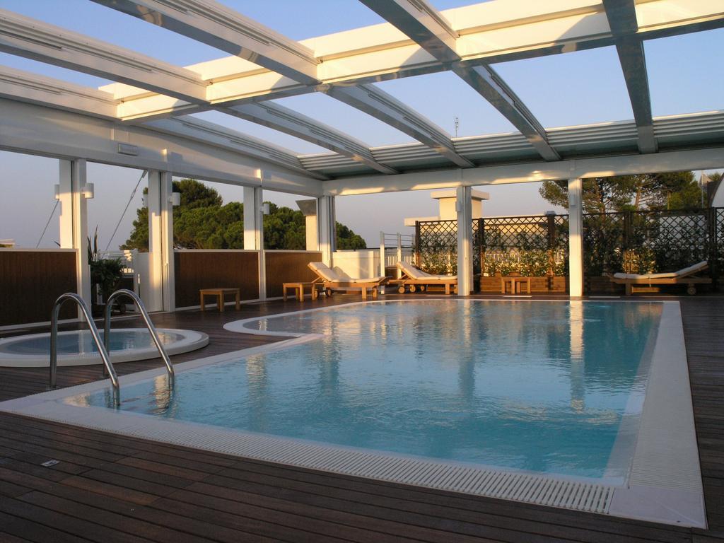 Aparthotel England ริชโชเน ภายนอก รูปภาพ