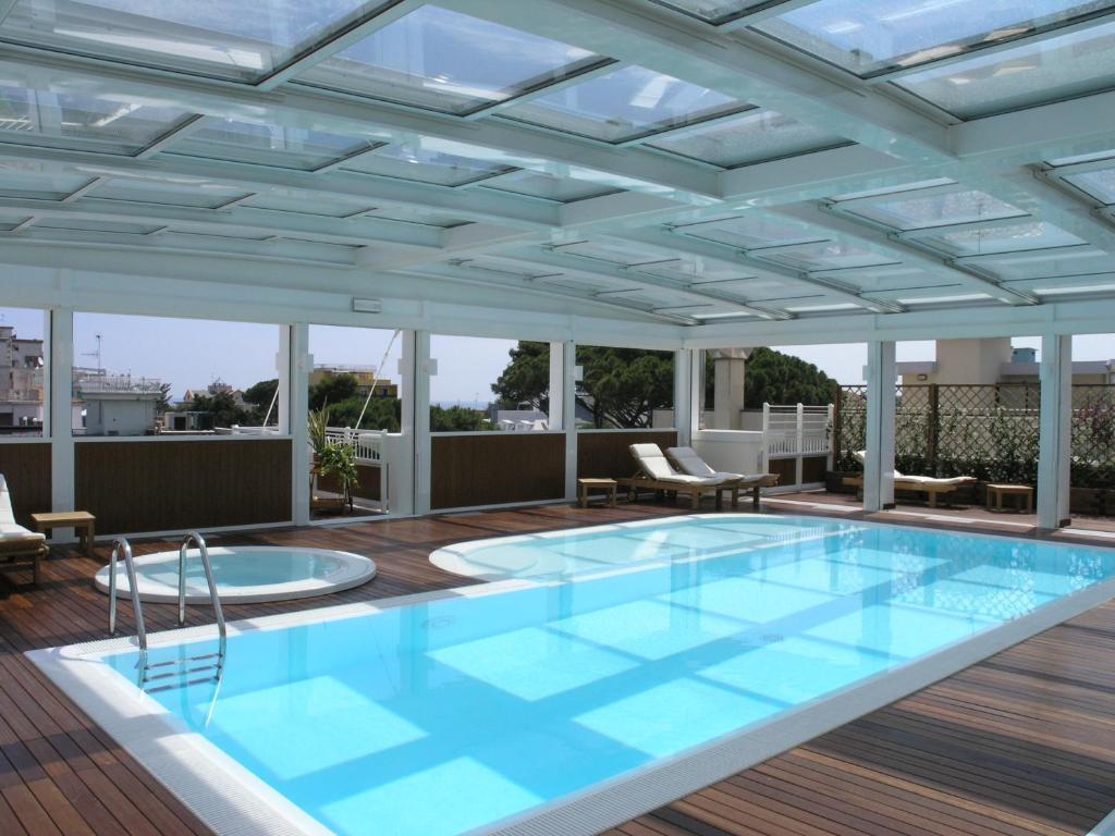 Aparthotel England ริชโชเน ภายนอก รูปภาพ