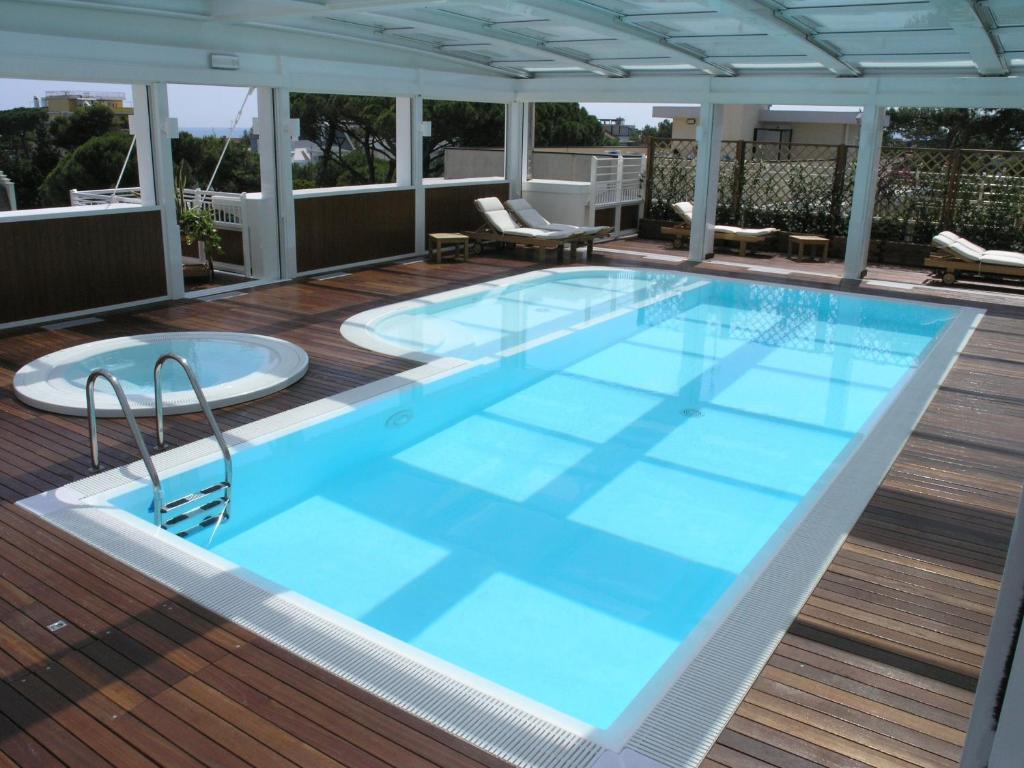 Aparthotel England ริชโชเน ภายนอก รูปภาพ