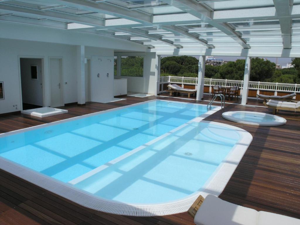 Aparthotel England ริชโชเน ภายนอก รูปภาพ