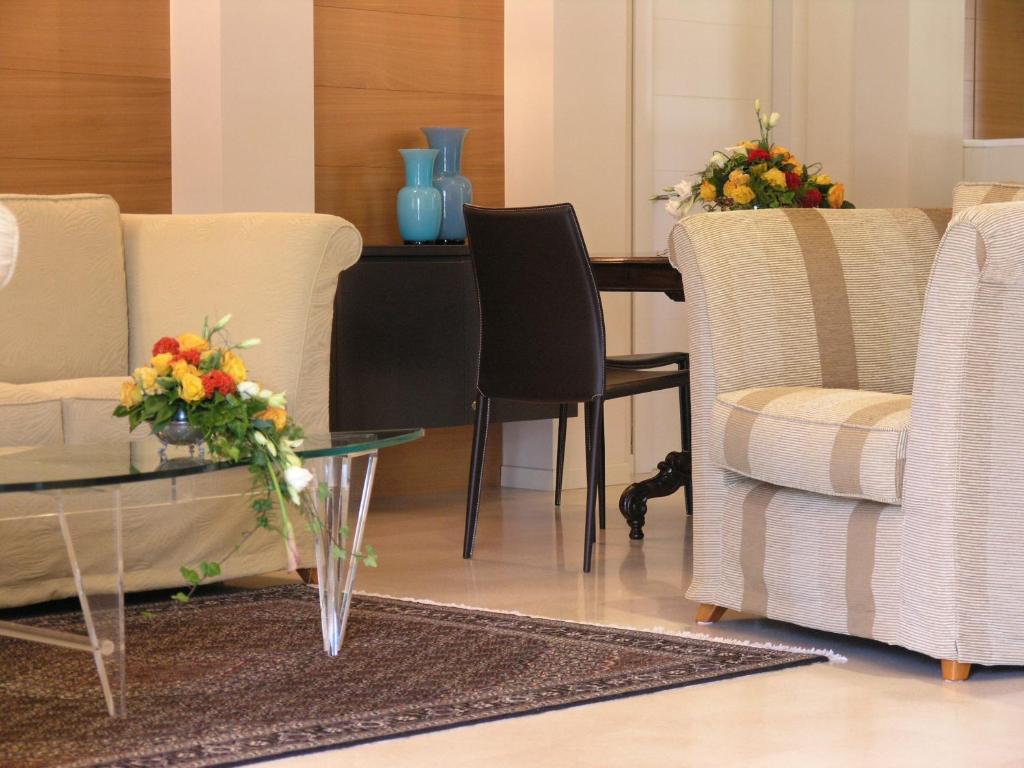Aparthotel England ริชโชเน ภายนอก รูปภาพ