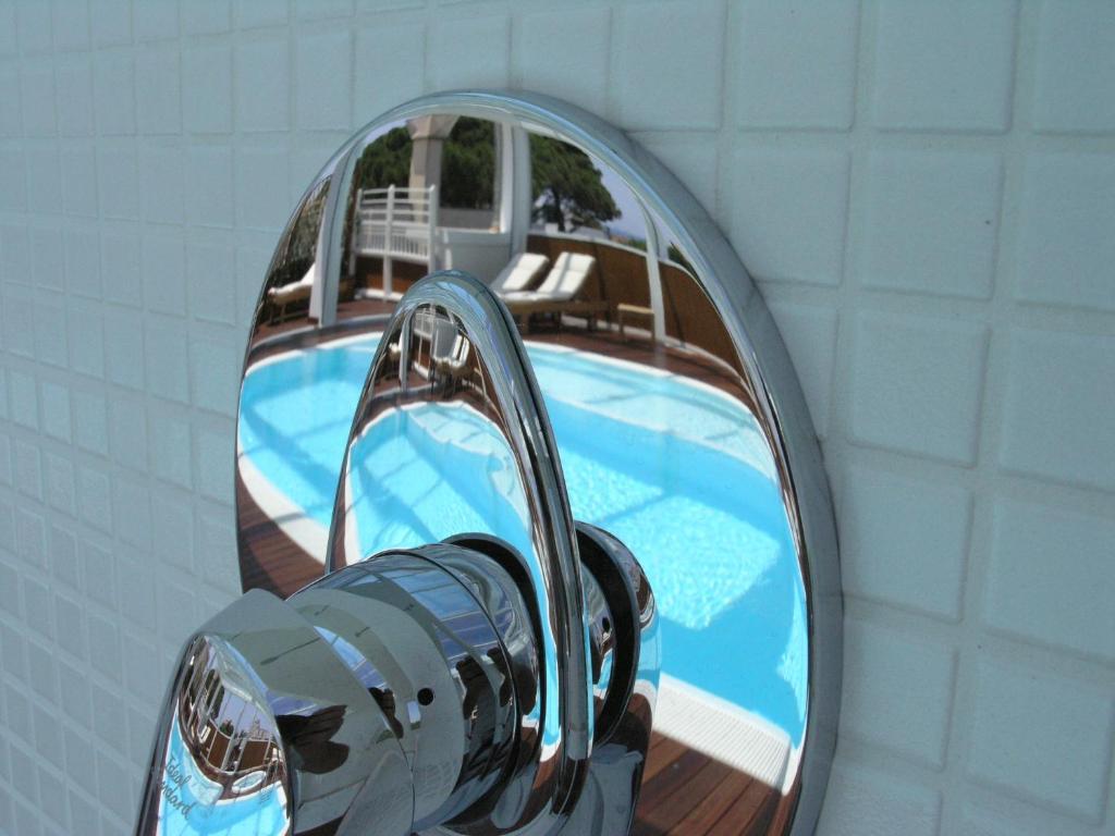 Aparthotel England ริชโชเน ภายนอก รูปภาพ