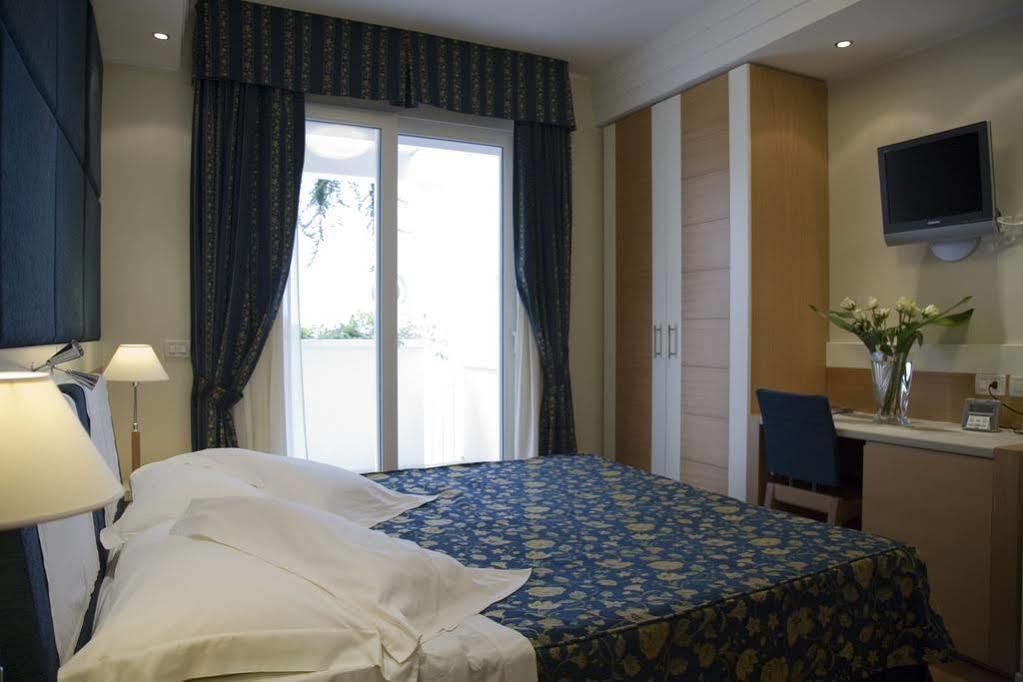 Aparthotel England ริชโชเน ภายนอก รูปภาพ