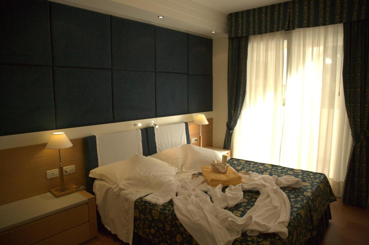 Aparthotel England ริชโชเน ภายนอก รูปภาพ