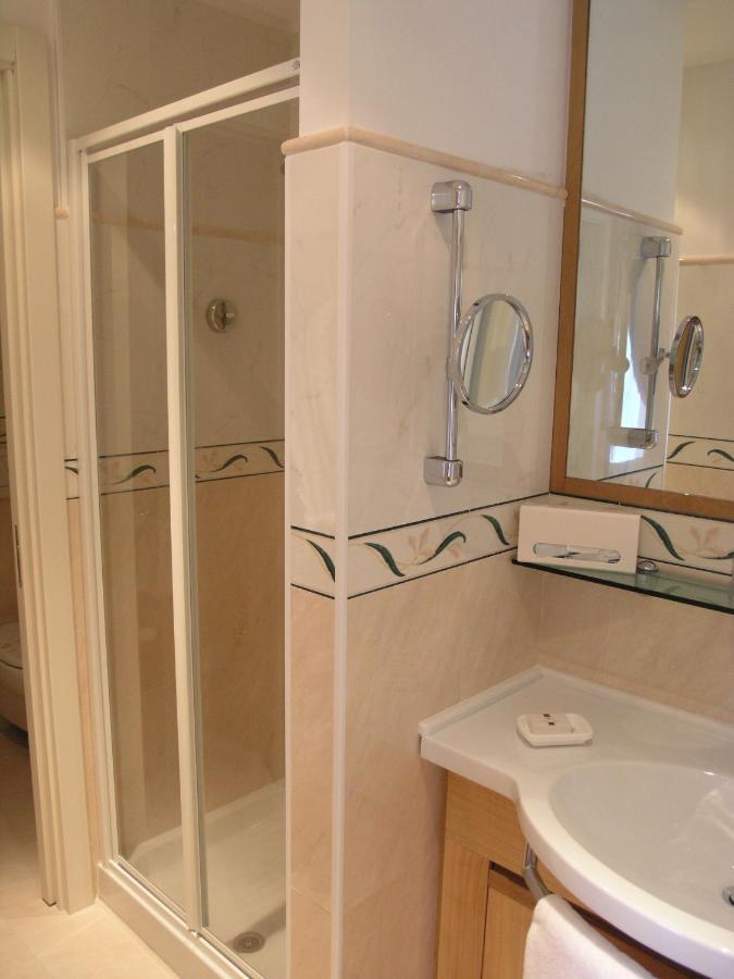Aparthotel England ริชโชเน ภายนอก รูปภาพ